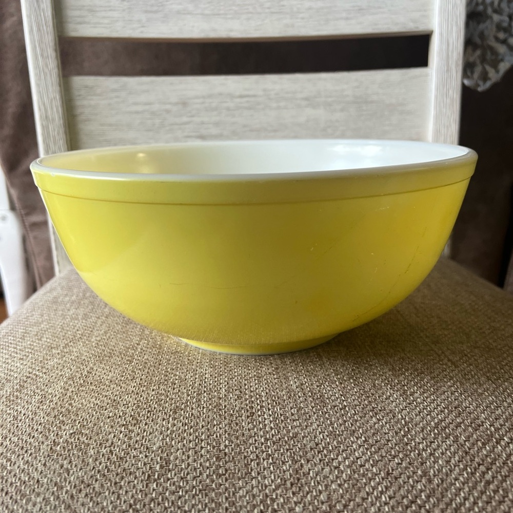 Vintage Yellow Mixing Bowl Pyrex